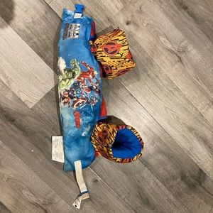 ๐ธ5/$25 Avengers puddle jumper